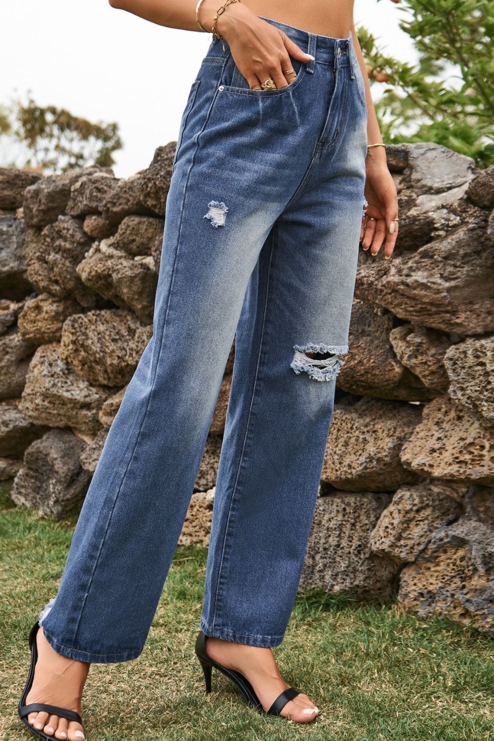 Distressed Buttoned Loose Fit Jeans - FunkyPeacockStore (Store description)