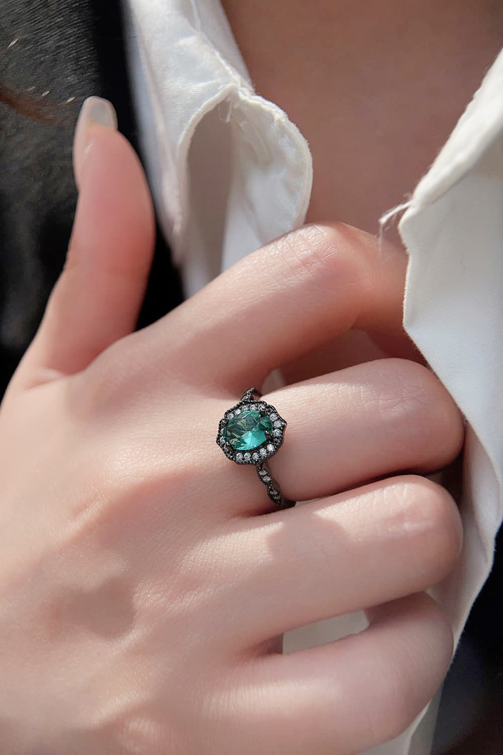 925 Sterling Silver Paraiba Tourmaline 4-Prong Ring - FunkyPeacockStore (Store description)