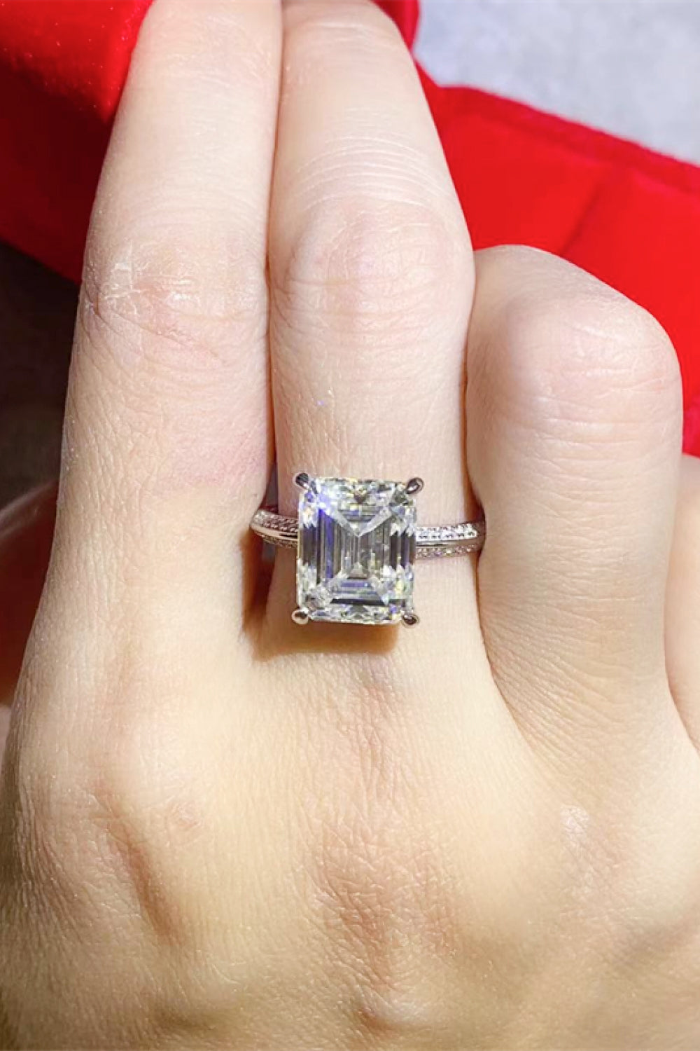 5 Carat Moissanite Platinum-Plated Ring - FunkyPeacockStore (Store description)