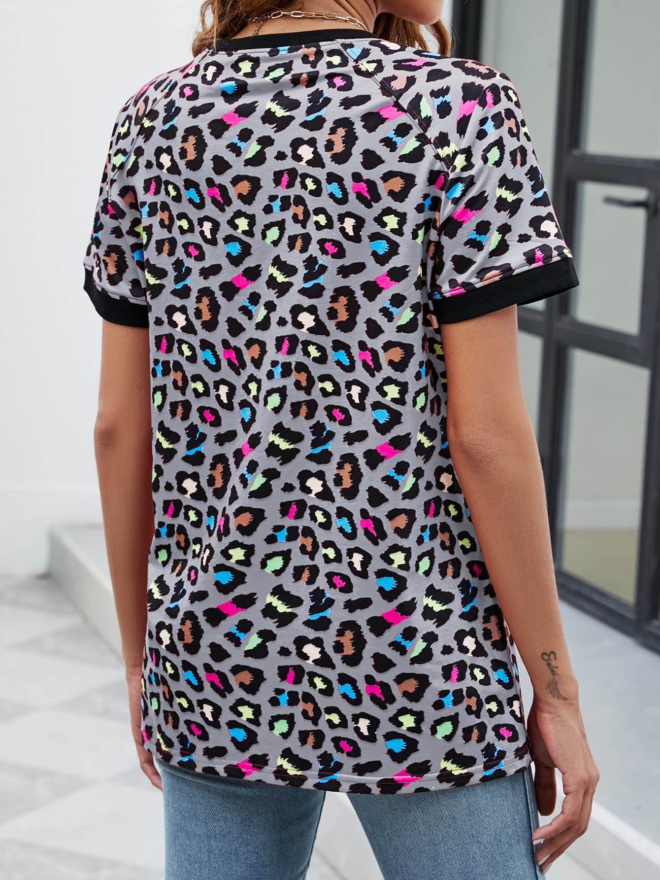 Leopard Round Neck Short Sleeve Tee Shirt - FunkyPeacockStore (Store description)