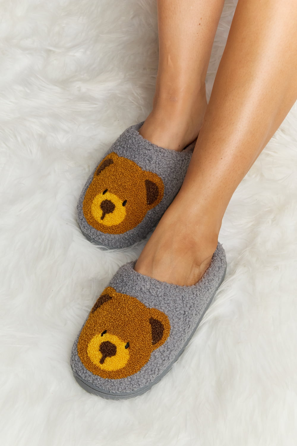 Melody Teddy Bear Print Plush Slide Slippers - FunkyPeacockStore (Store description)