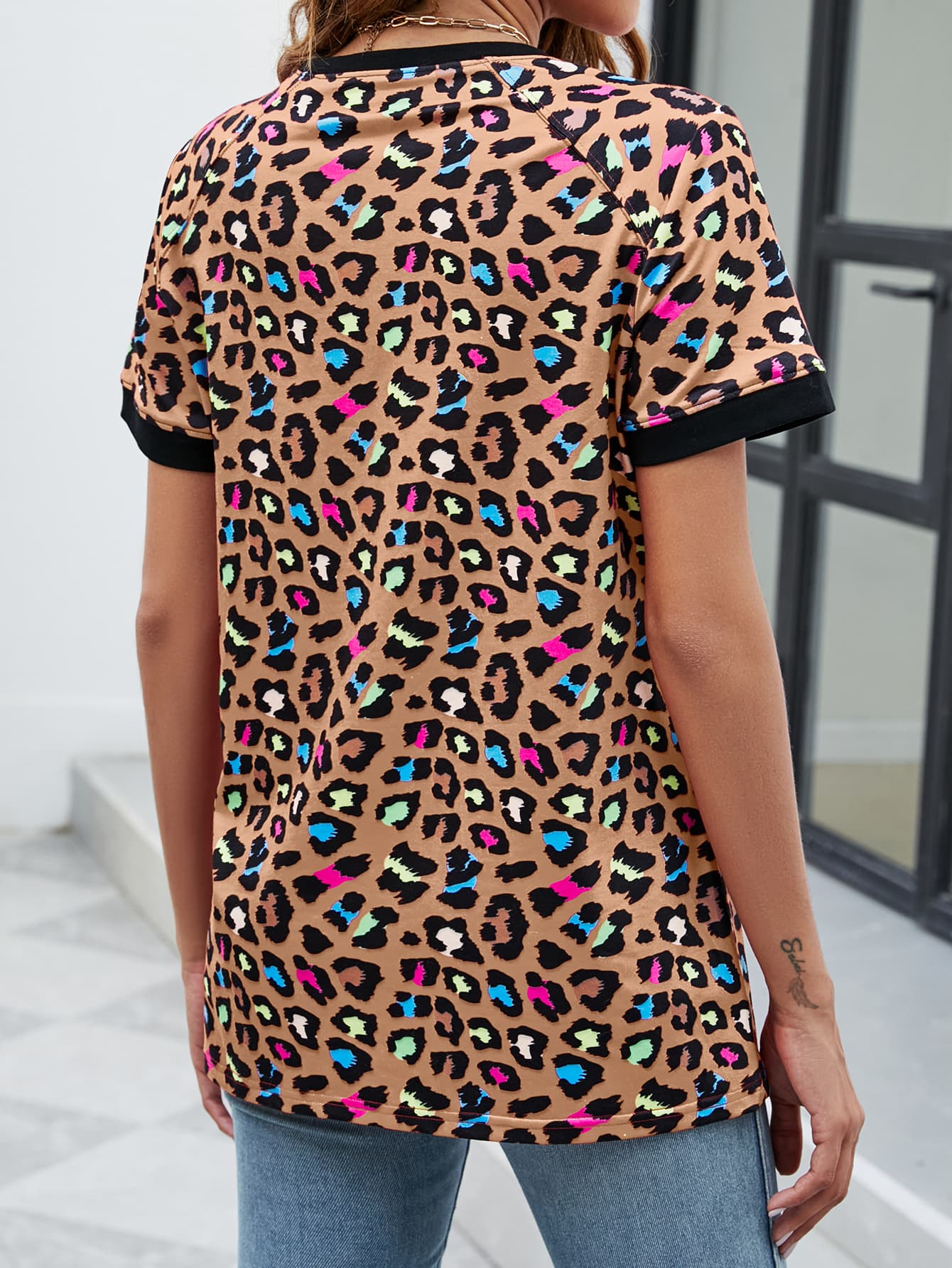 Leopard Round Neck Short Sleeve Tee Shirt - FunkyPeacockStore (Store description)