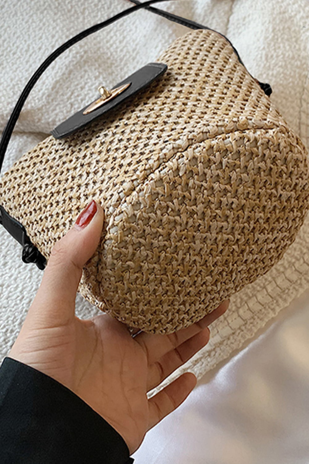 Straw Bucket Bag - FunkyPeacockStore (Store description)