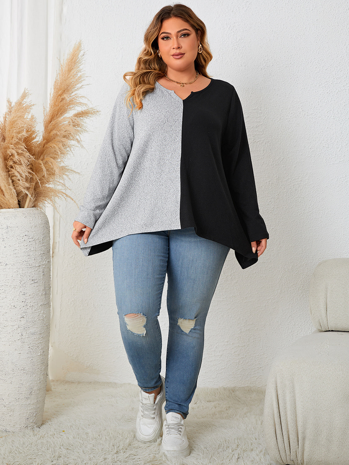 Plus Size Contrast Notched Neck T-Shirt - FunkyPeacockStore (Store description)