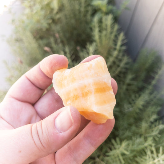 Rough Orange Calcite 1-2" - FunkyPeacockStore (Store description)