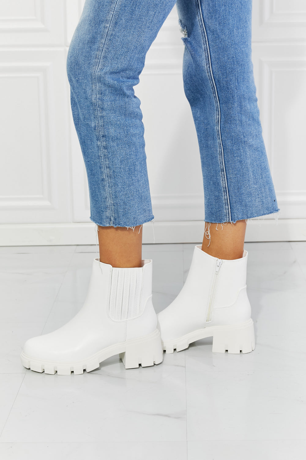 MMShoes What It Takes Lug Sole Chelsea Boots in White - FunkyPeacockStore (Store description)