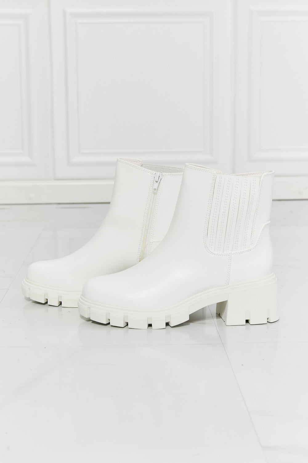 MMShoes What It Takes Lug Sole Chelsea Boots in White - FunkyPeacockStore (Store description)